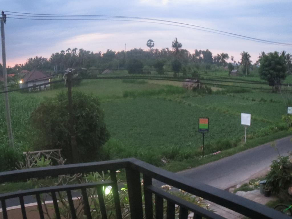 Mesari Homestay & Warung Амед Екстер'єр фото